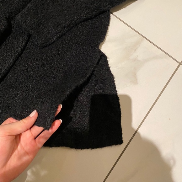 UO V-neck sweater - Picture 2 of 5